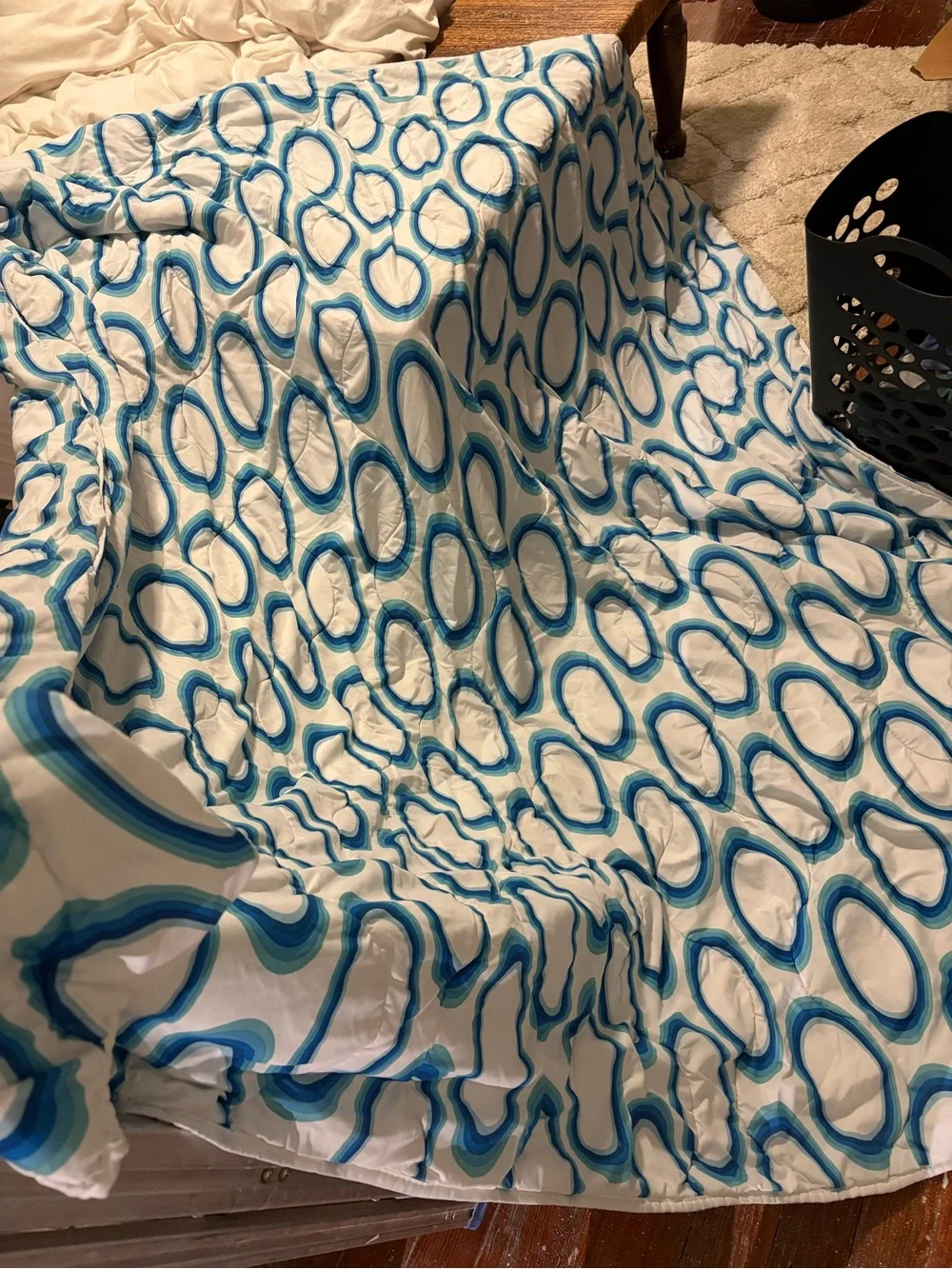 Blue & White Circular Print Quilt / Comforter